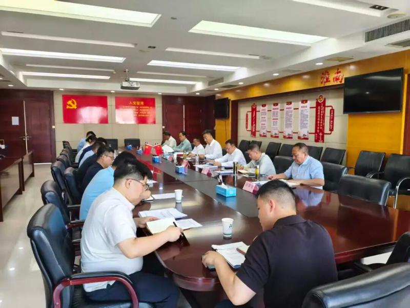 市委政法委召开2026年第5次理论学习中心组会议
